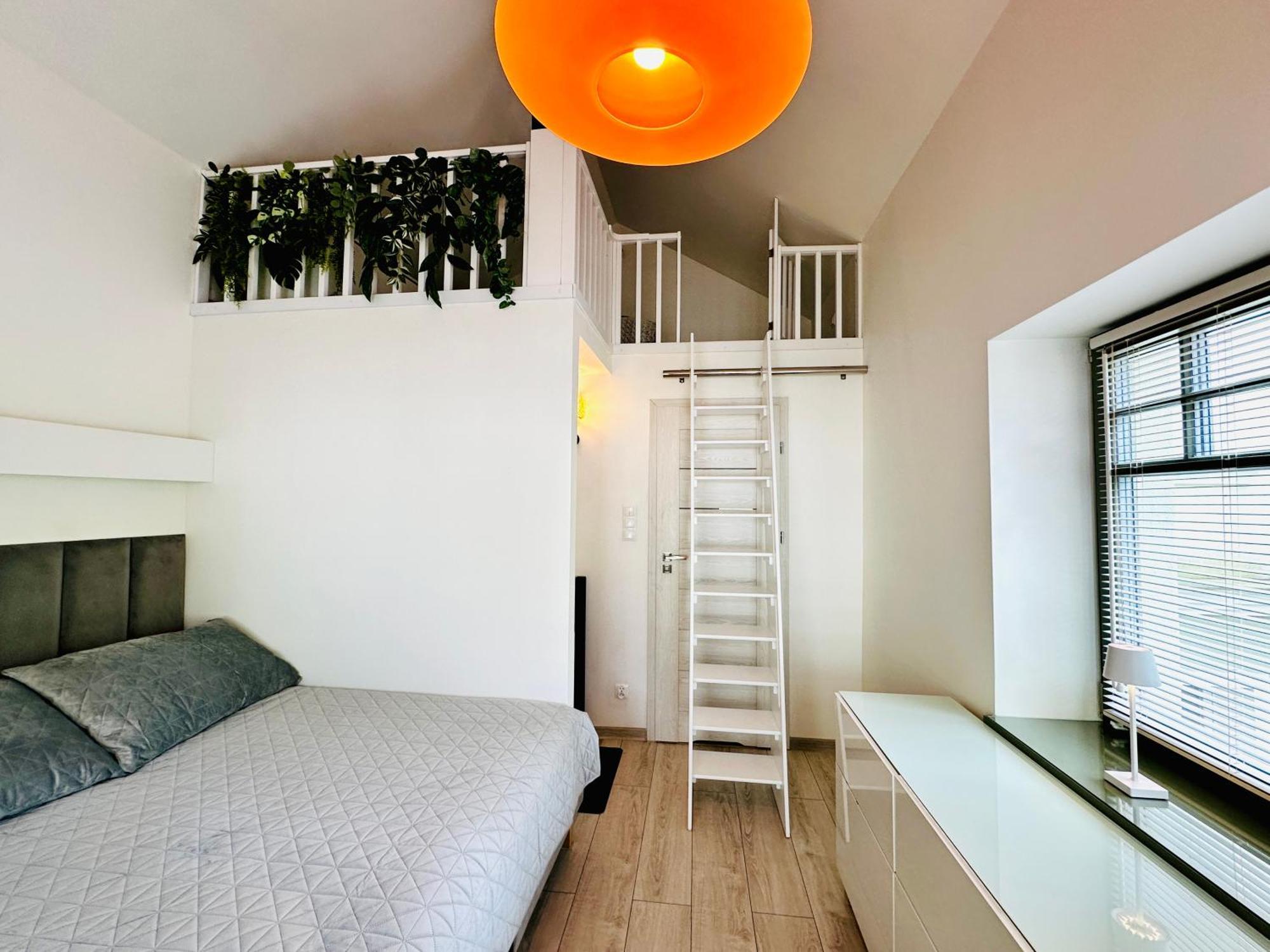 Evergreen House Apartment