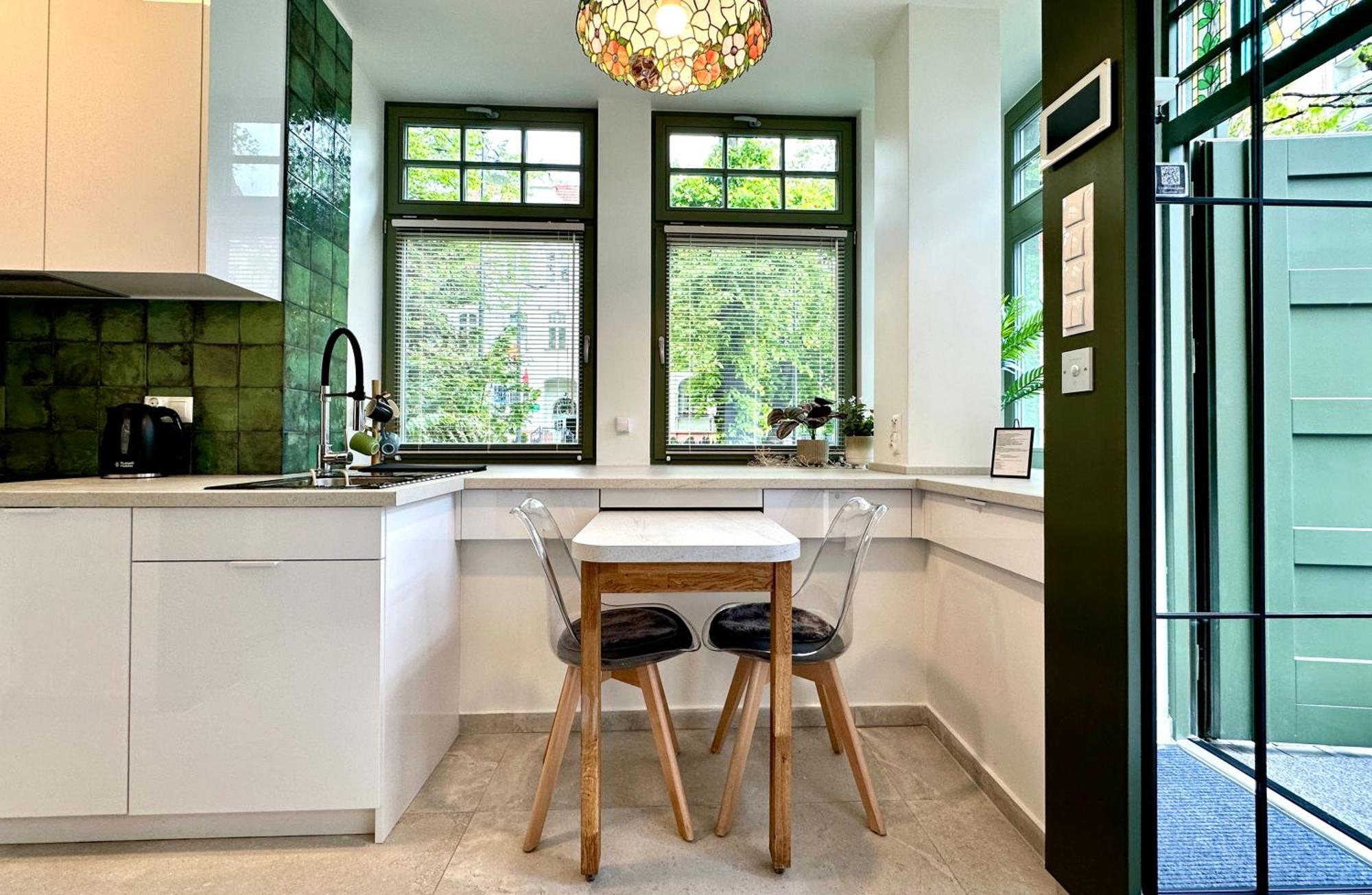 Evergreen House Apartment